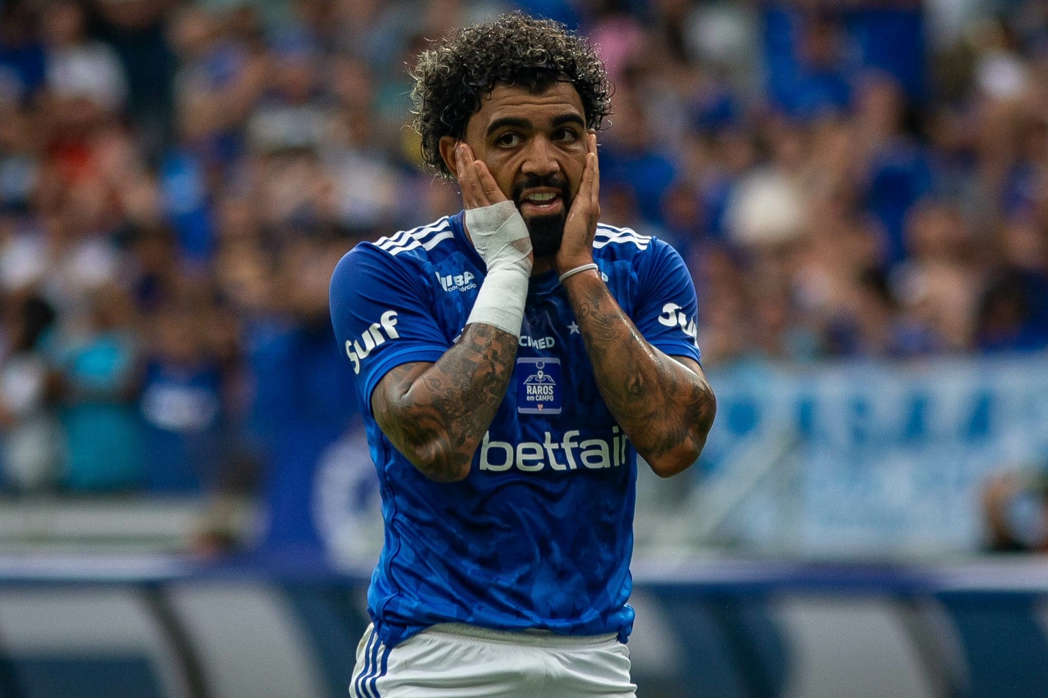 Gabigol perde duelo mental, Hulk marca, e Atl&eacute;tico-MG respira ao vencer Cruzeiro