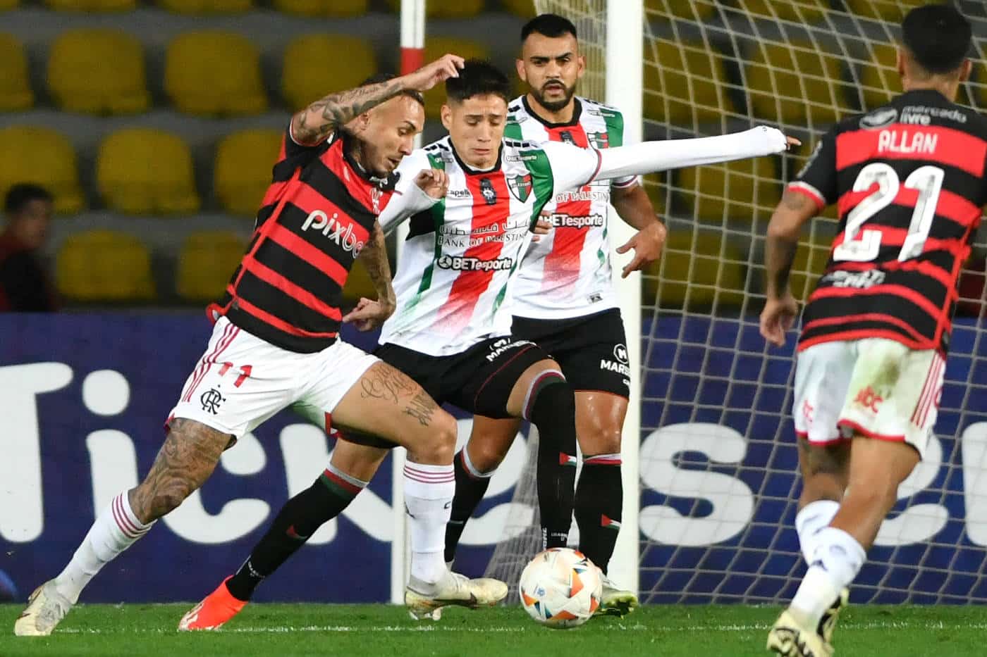 Iv&aacute;n Rom&aacute;n enfrentando o Flamengo na Libertadores de 2024
