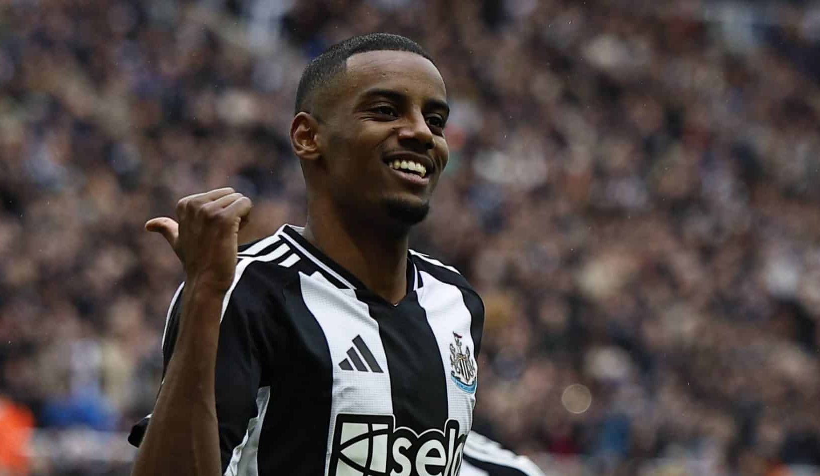 Vale R$ 1 bilh&atilde;o? Alvo do Liverpool, Isak marca, se junta a lendas e Newcastle se recupera