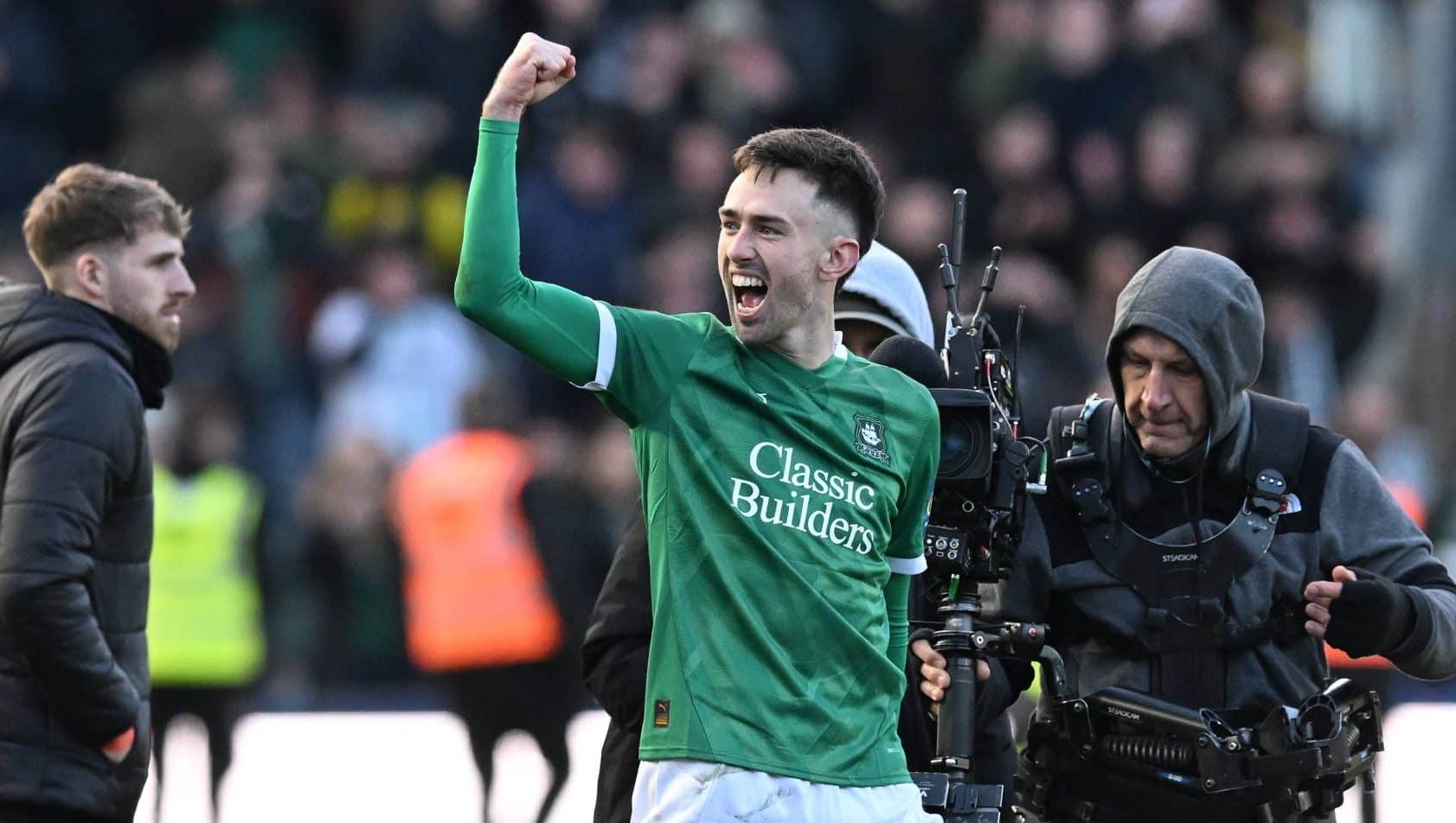 Hardie comemora o hist&oacute;rico resultado fo Plymouth diante do Liverpool na Copa da Inglaterra