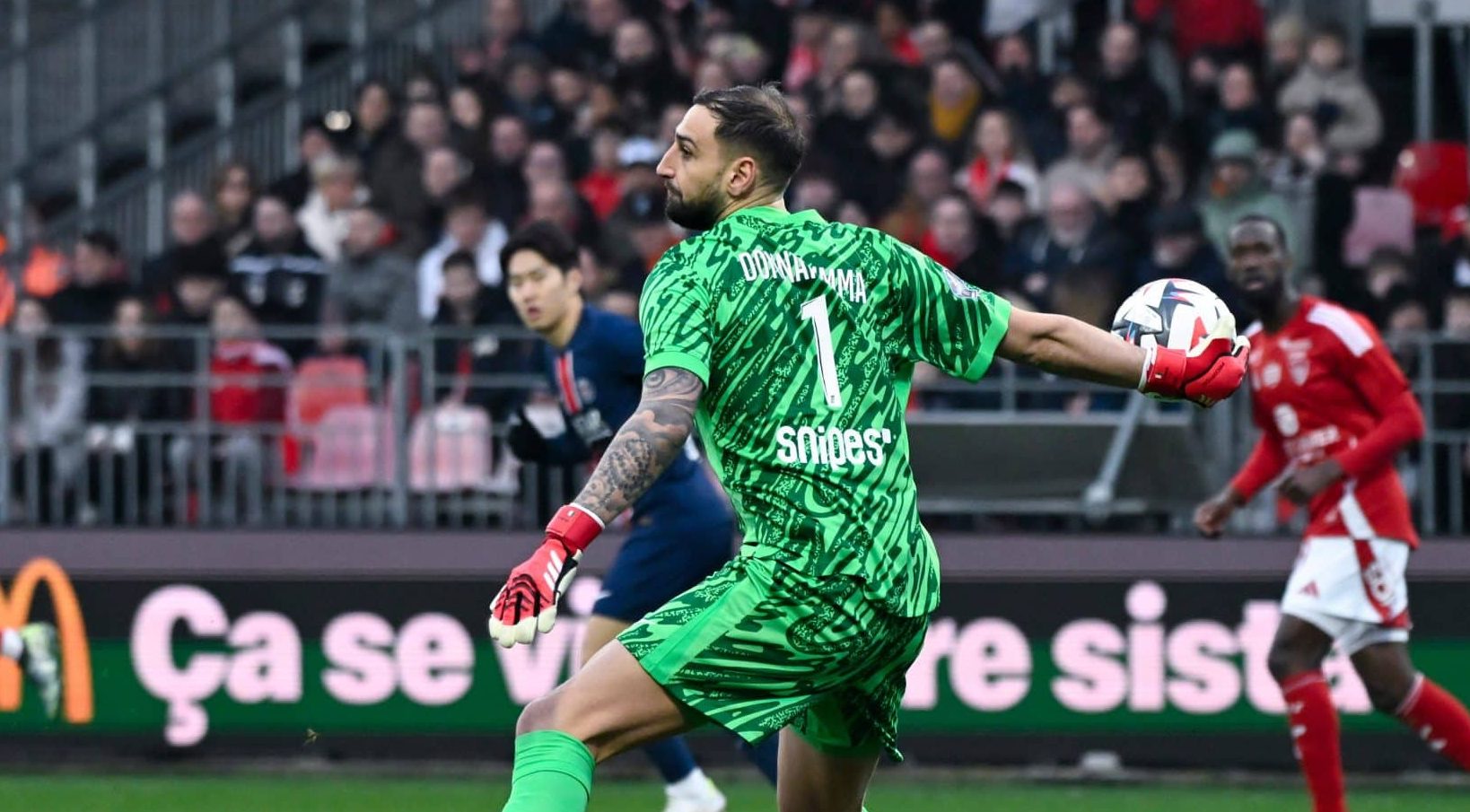 Renato Marin ter&aacute; concorr&ecirc;ncia forte no PSG e pode se tornar ativo ao time parisiense no futuro