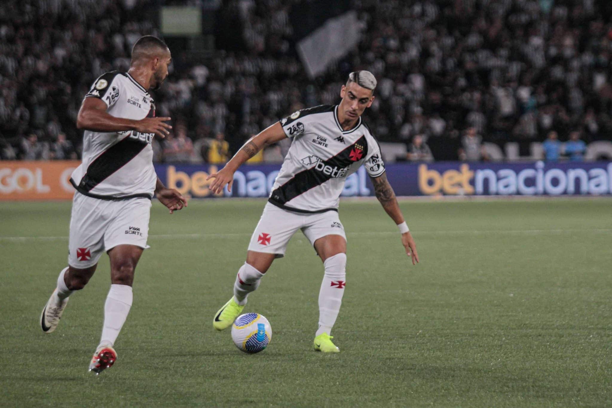 Boa parte do elenco do Vasco da Gama aceitou jogar a semifinal do Campeonato Carioca diante do Flamengo no est&aacute;dio Nilton Santos