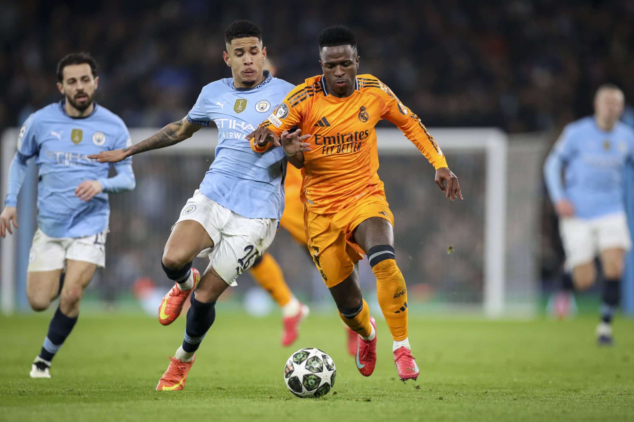 Ancelotti afirma que Vinicius Junior segue motivado a ficar no Real Madrid e n&atilde;o teme por sua sa&iacute;da da Espanha