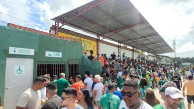 Cerveja esgotada e tecnobrega no intervalo: jogo da Tuna Luso vira atra&ccedil;&atilde;o raiz antes da Supercopa