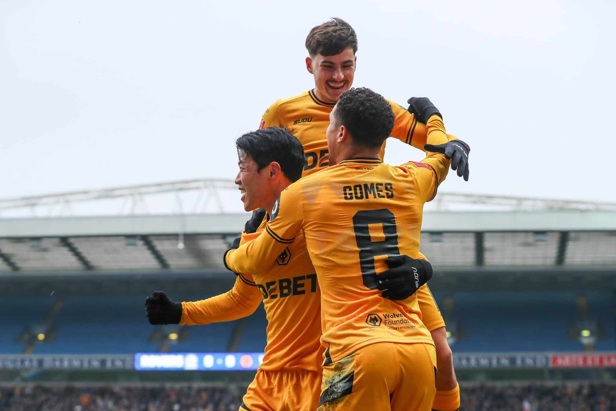 Jo&atilde;o Gomes comemora o primeiro gol do Wolverhampton diante do Blackburn