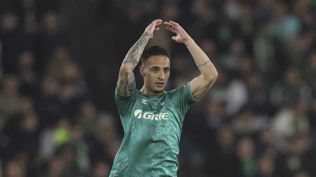Antony celebra mais um gol pelo Betis