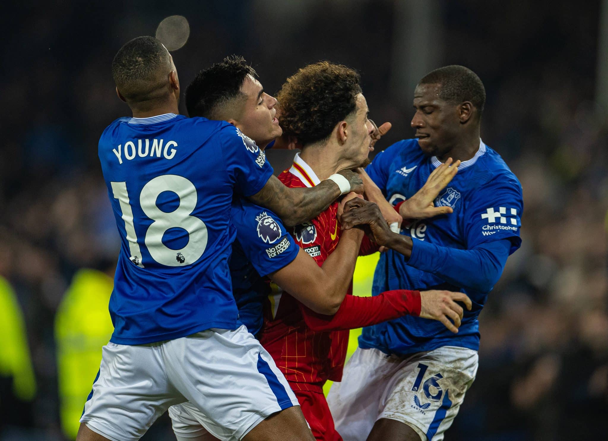 Derdy de Merseyside terminou com quebra-pau Foto: (Imago)