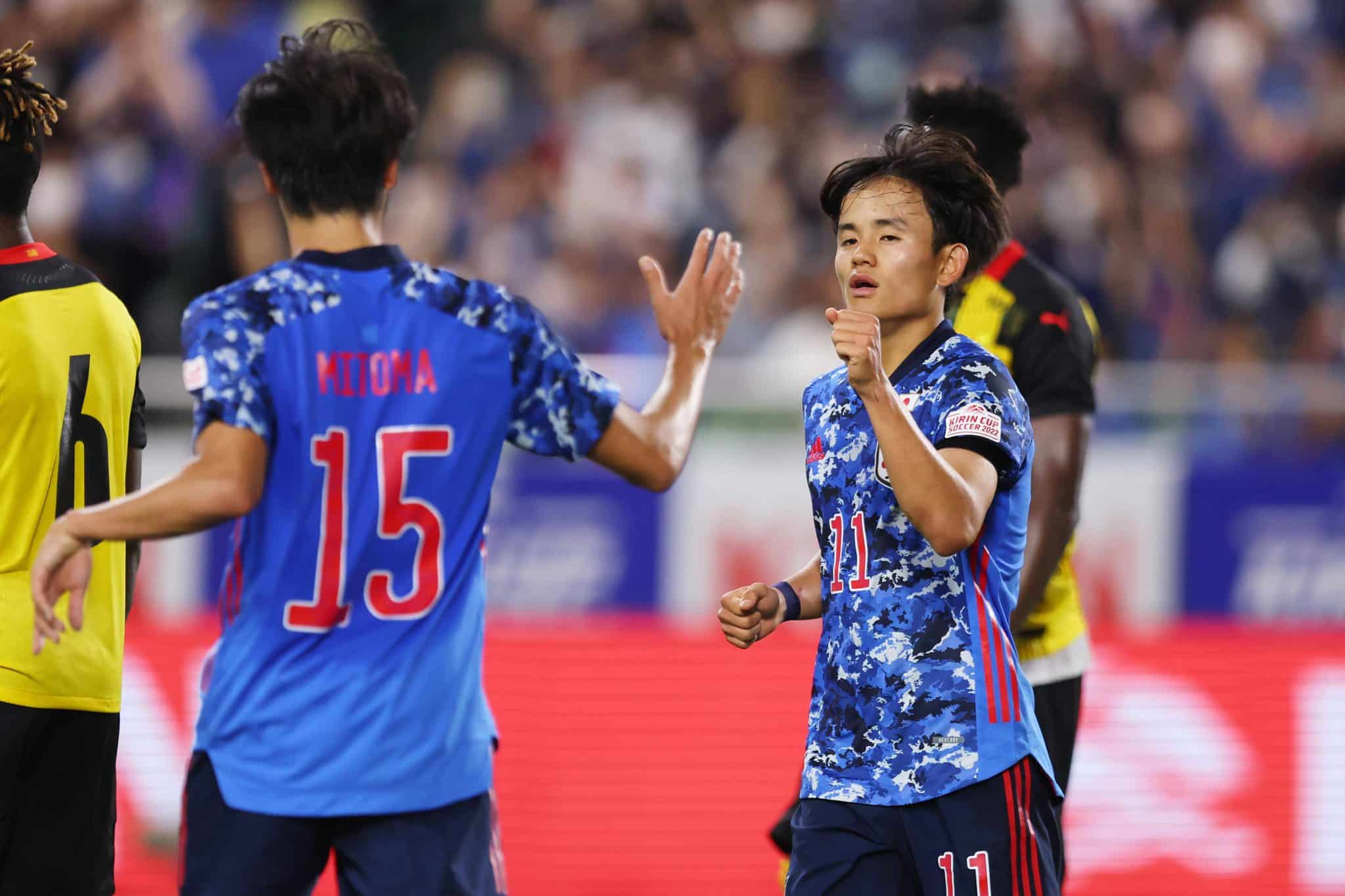 Mitoma e Kubo durante jogo da sele&ccedil;&atilde;o japonesa