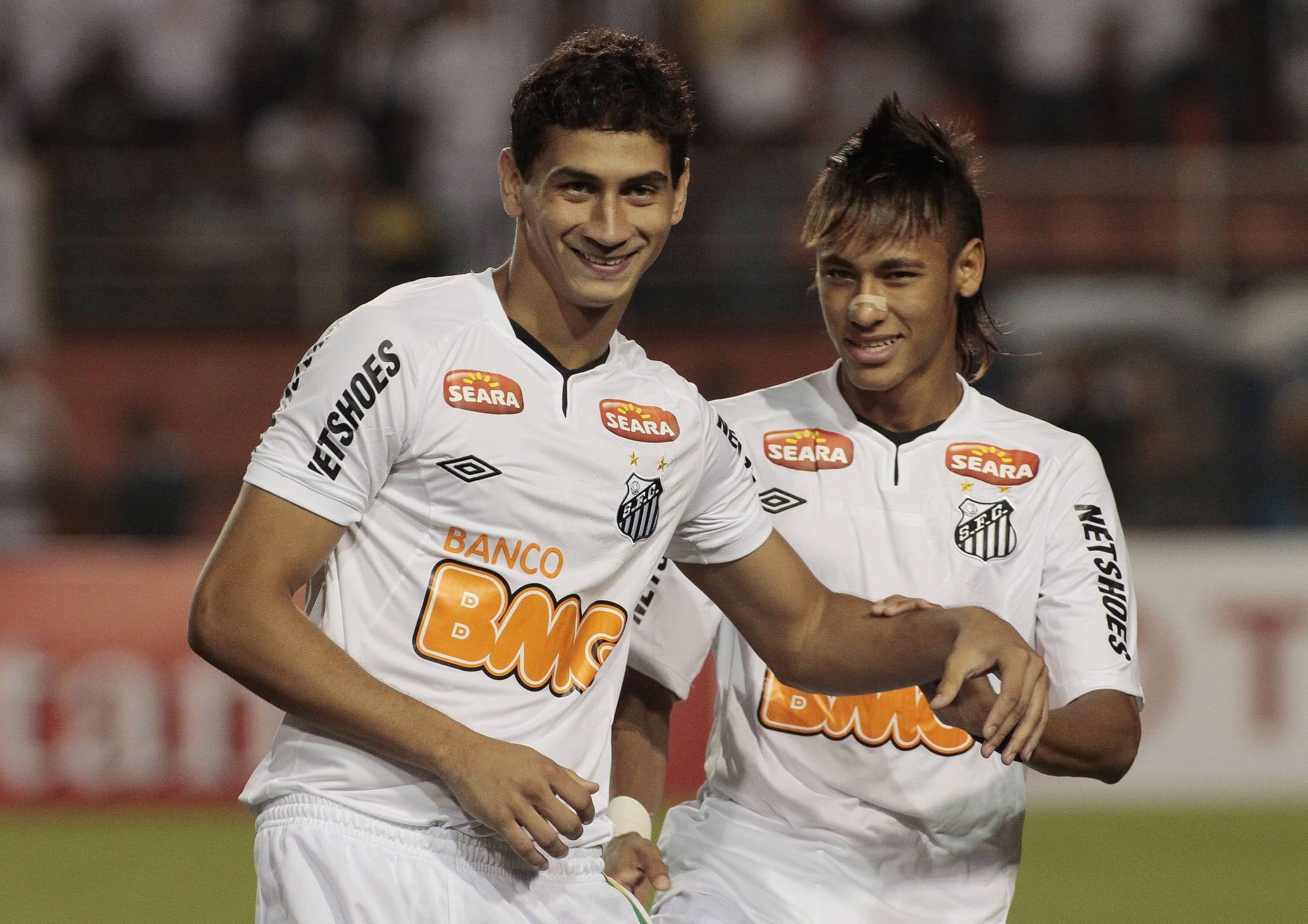 Neymar e Ganso jogaram juntos no Santos de 2009 a 2012