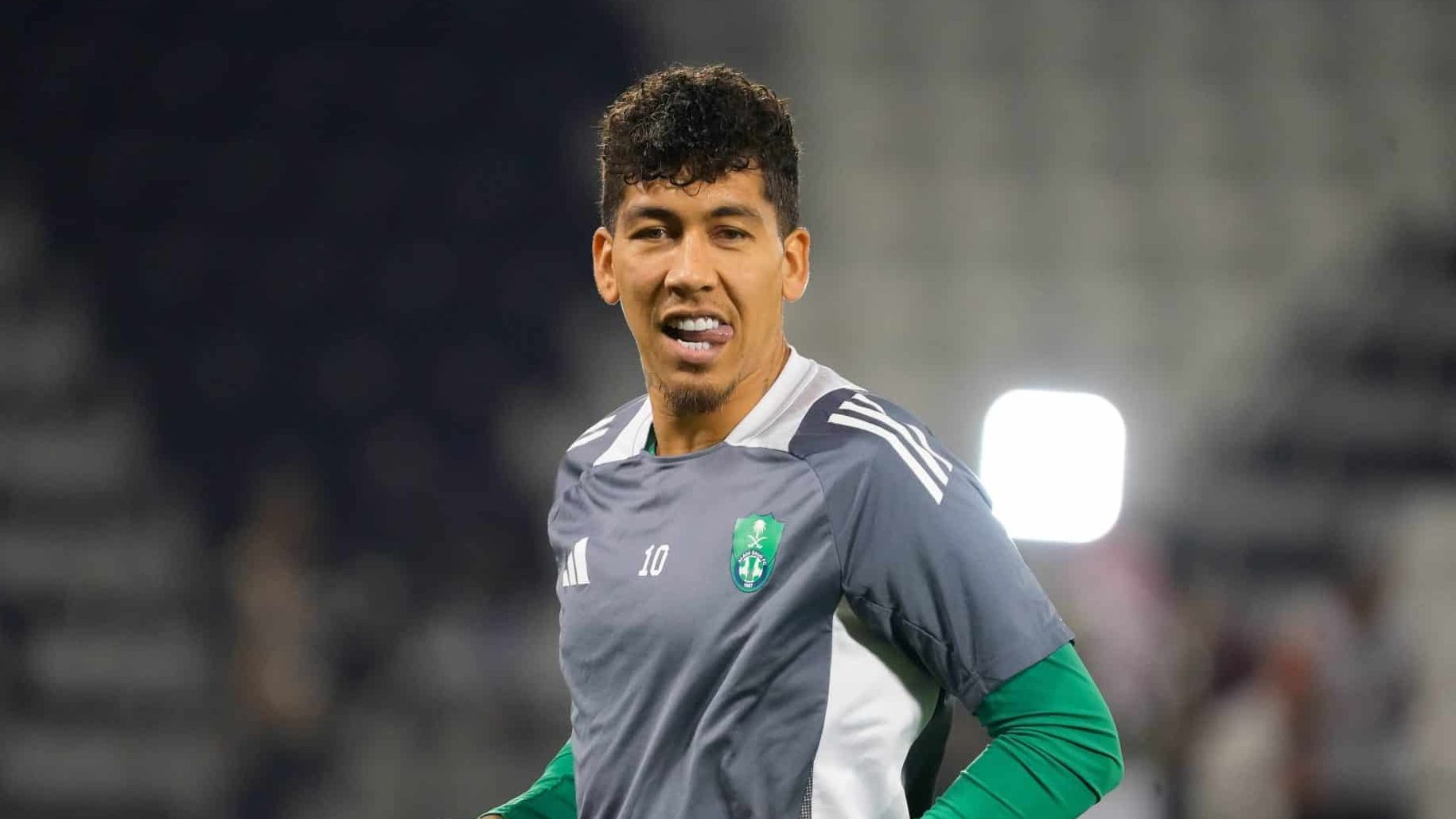 Escanteado no futebol saudita, Firmino pode ser solu&ccedil;&atilde;o de gigante da Premier League
