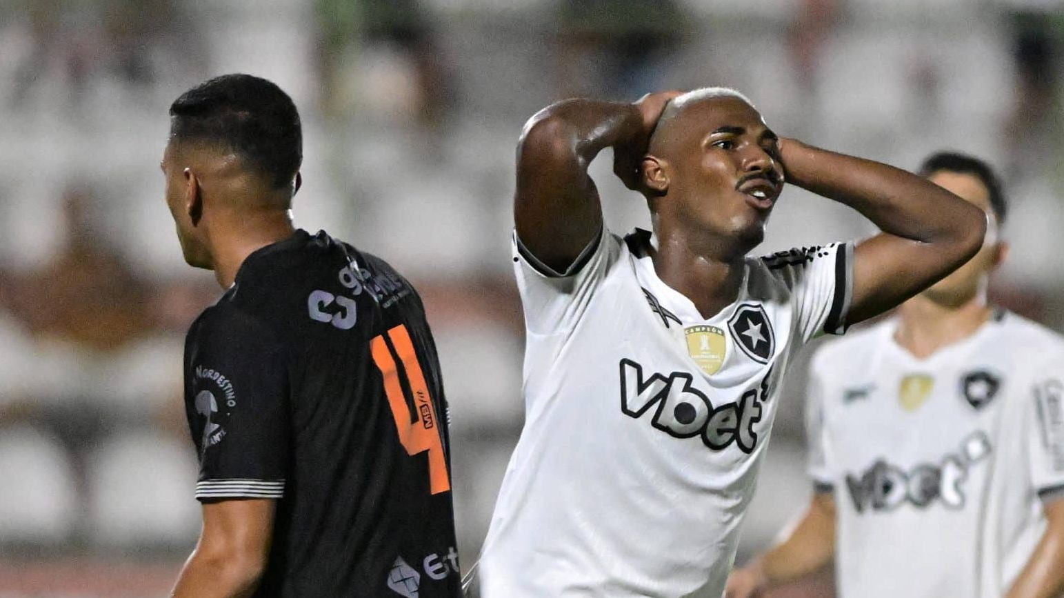 Contradi&ccedil;&atilde;o do Botafogo acaba em duas les&otilde;es importantes em jogo do Carioca