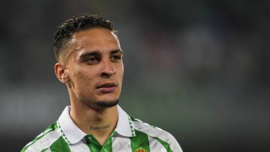 &lsquo;Espantado&rsquo;: Cart&atilde;o vermelho anulado de Antony gera pol&ecirc;mica na Espanha