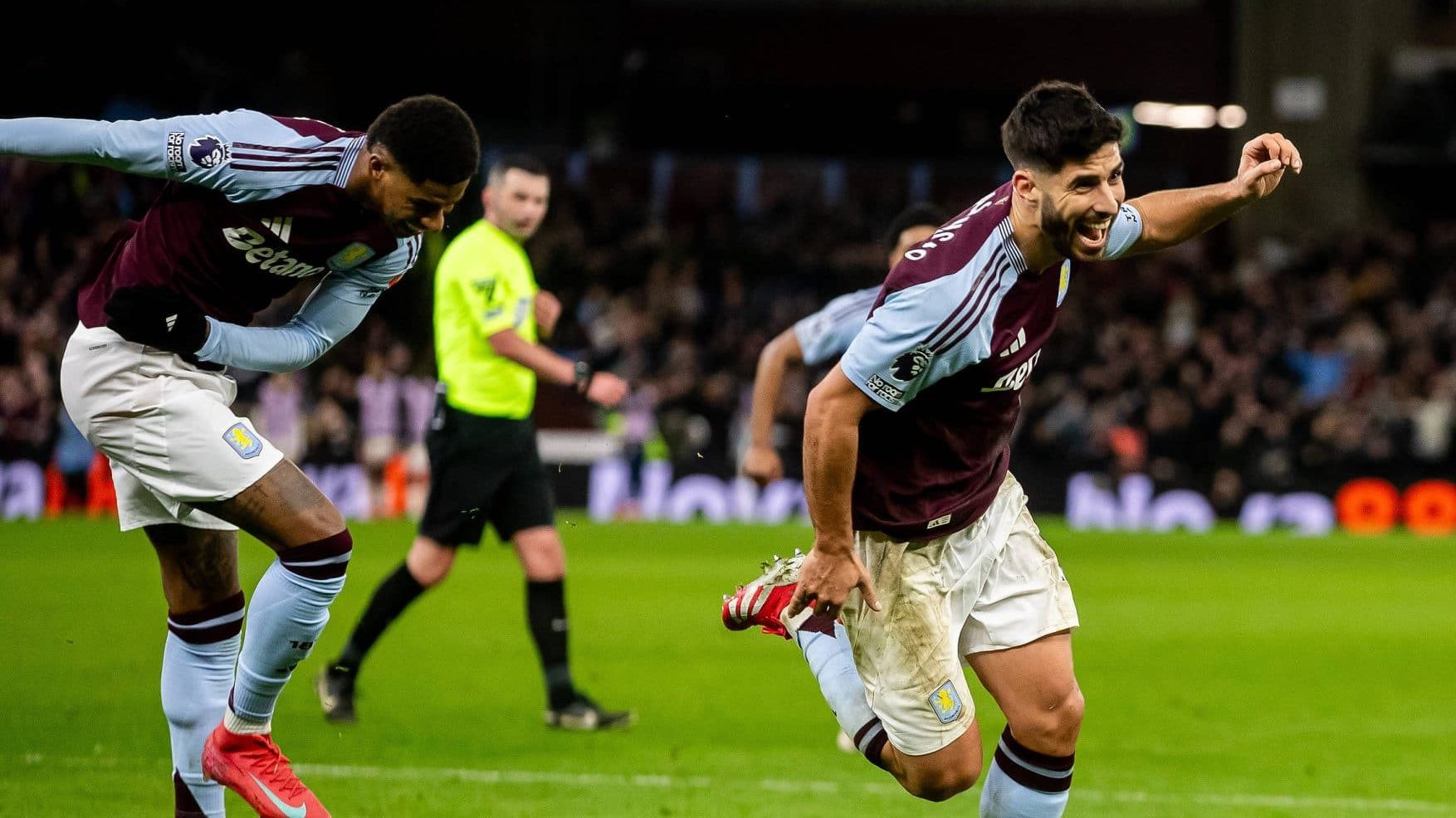 Dupla de desprezados milion&aacute;rios salva Aston Villa e exp&otilde;e problema grave do Chelsea