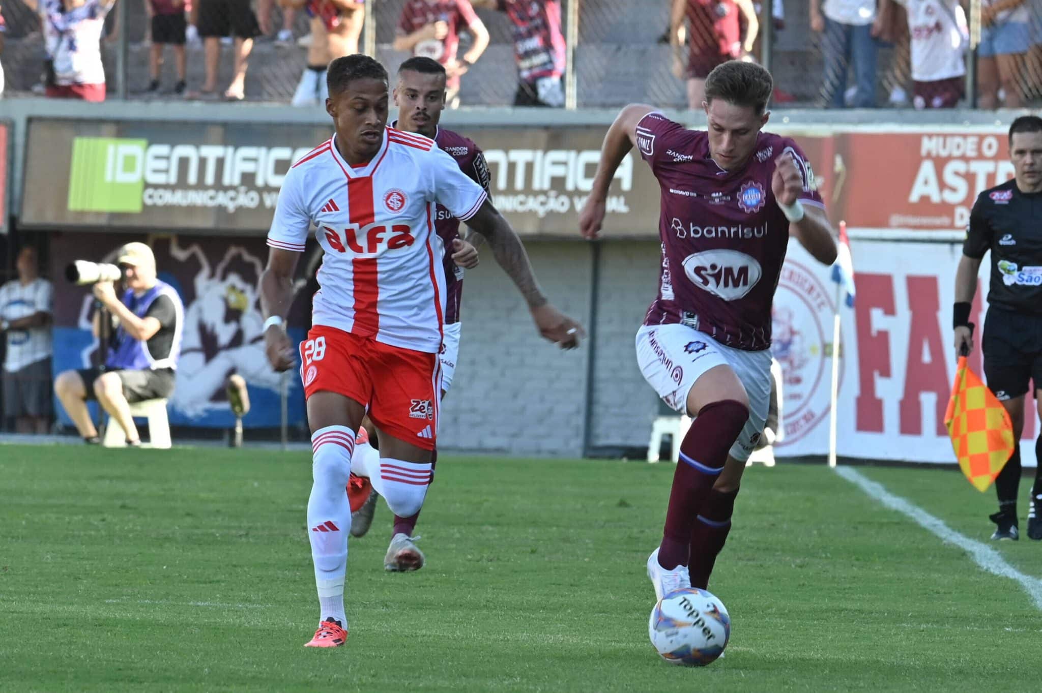 &lsquo;Mais interessado&rsquo;: Refor&ccedil;o decide para o Internacional ap&oacute;s voto de confian&ccedil;a de Roger