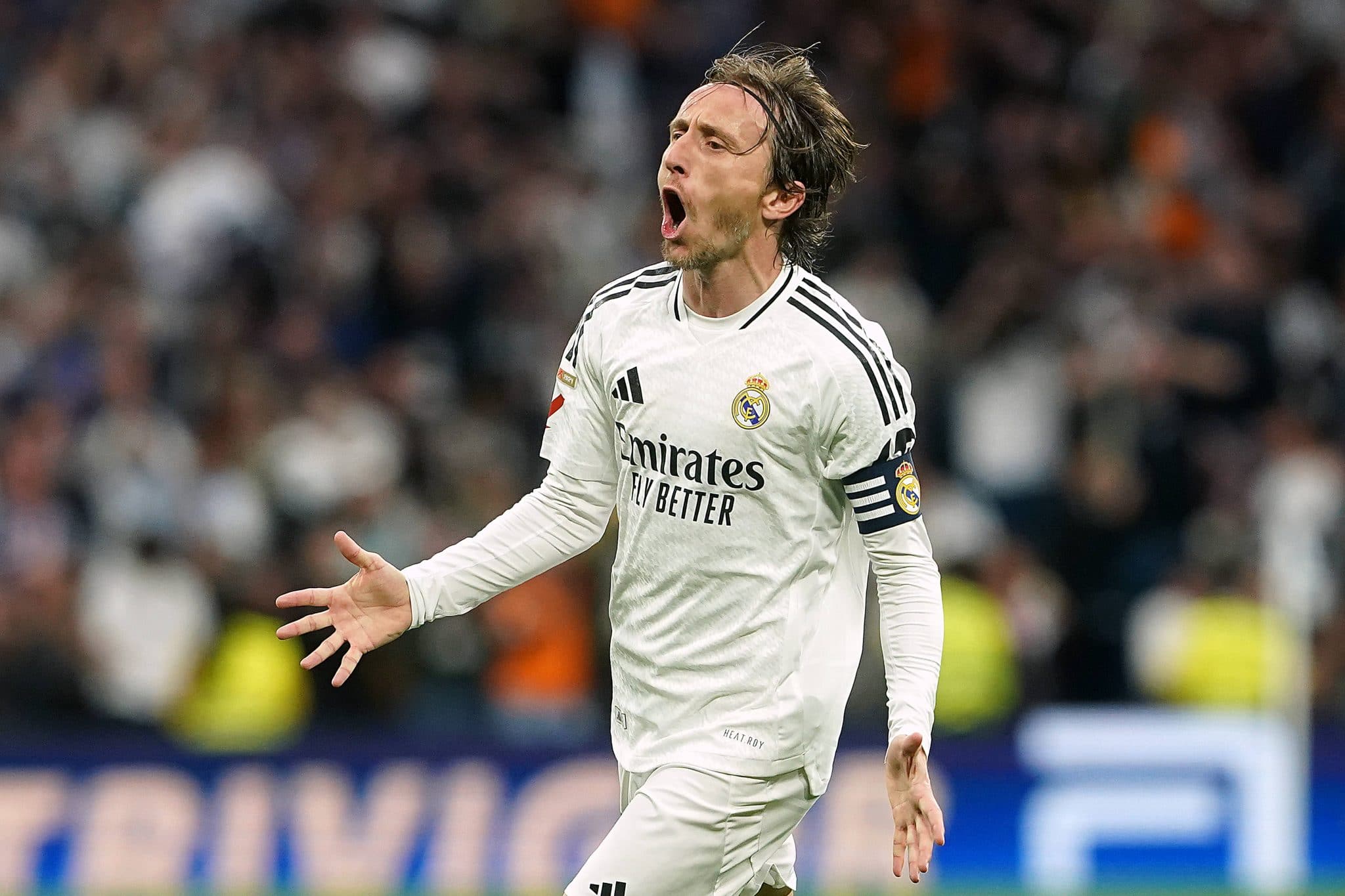 Modrić celebra gol pelo Real Madrid