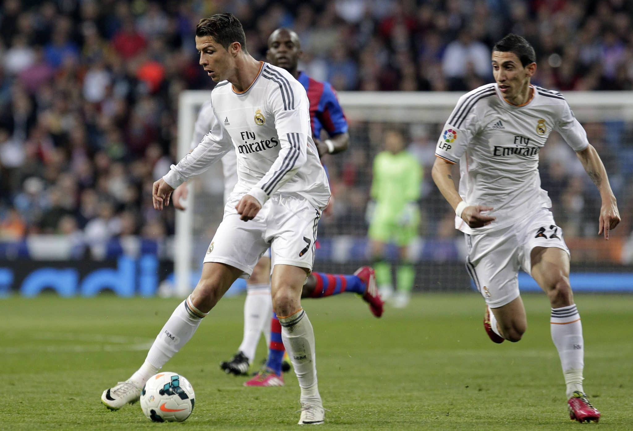 Cristiano Ronaldo e &Aacute;ngel Di Mar&iacute;a juntos pelo Real Madrid Foto: (Imago)