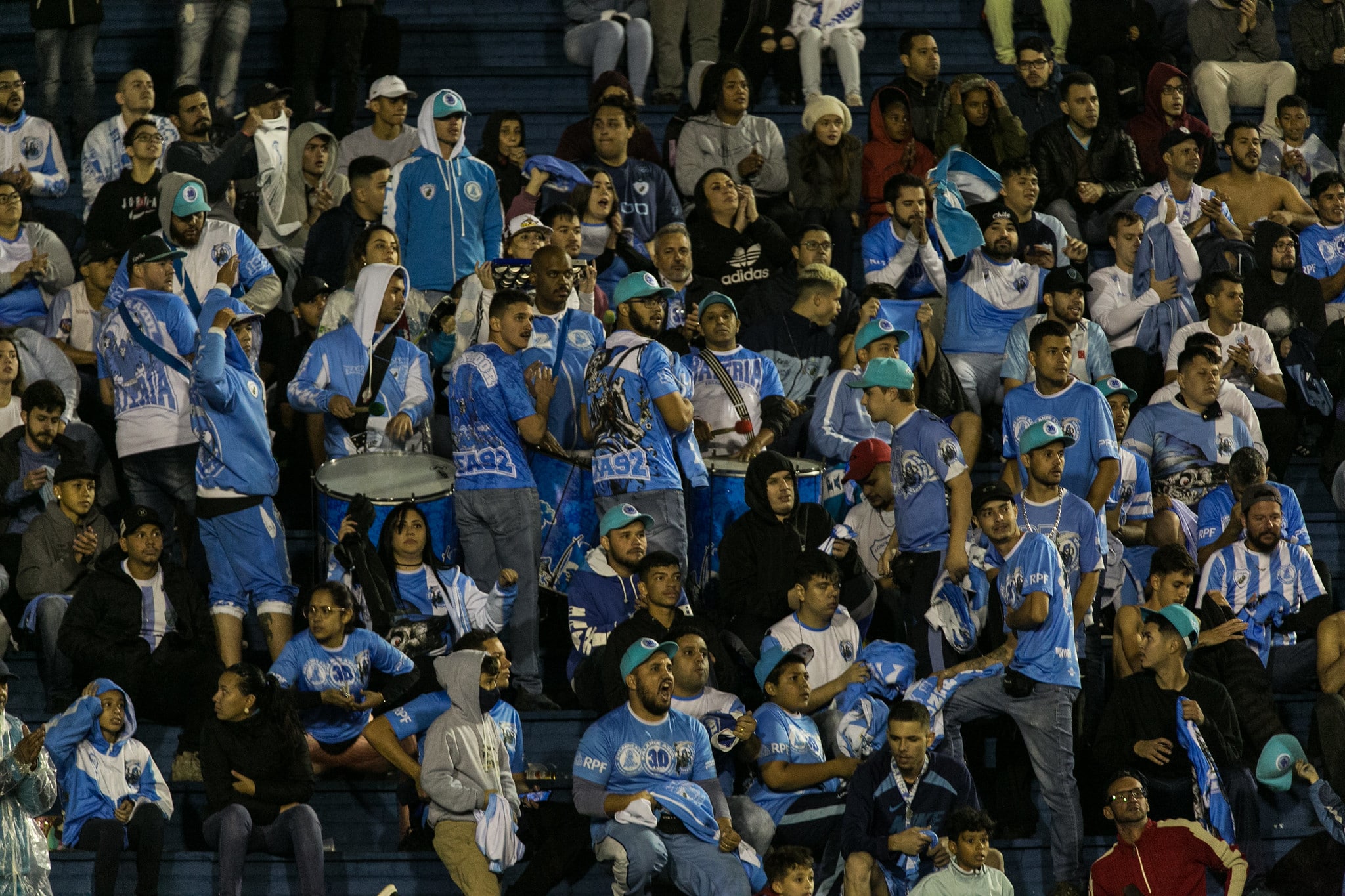 Torcida do Londrina no Est&aacute;dio do Caf&eacute; 