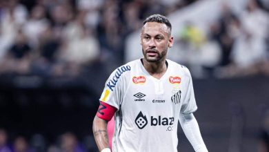 Neymar segue Filipe Lu&iacute;s e critica bola usada em estaduais: &lsquo;Tem que melhorar&rsquo;