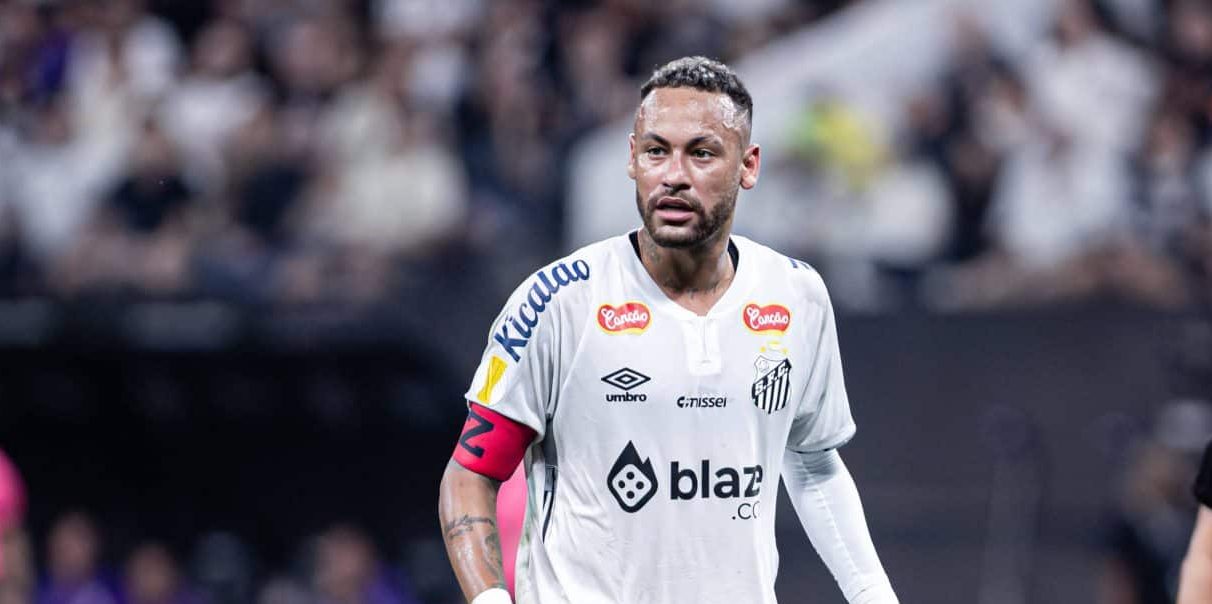 Neymar segue Filipe Lu&iacute;s e critica bola usada em estaduais: &lsquo;Tem que melhorar&rsquo;