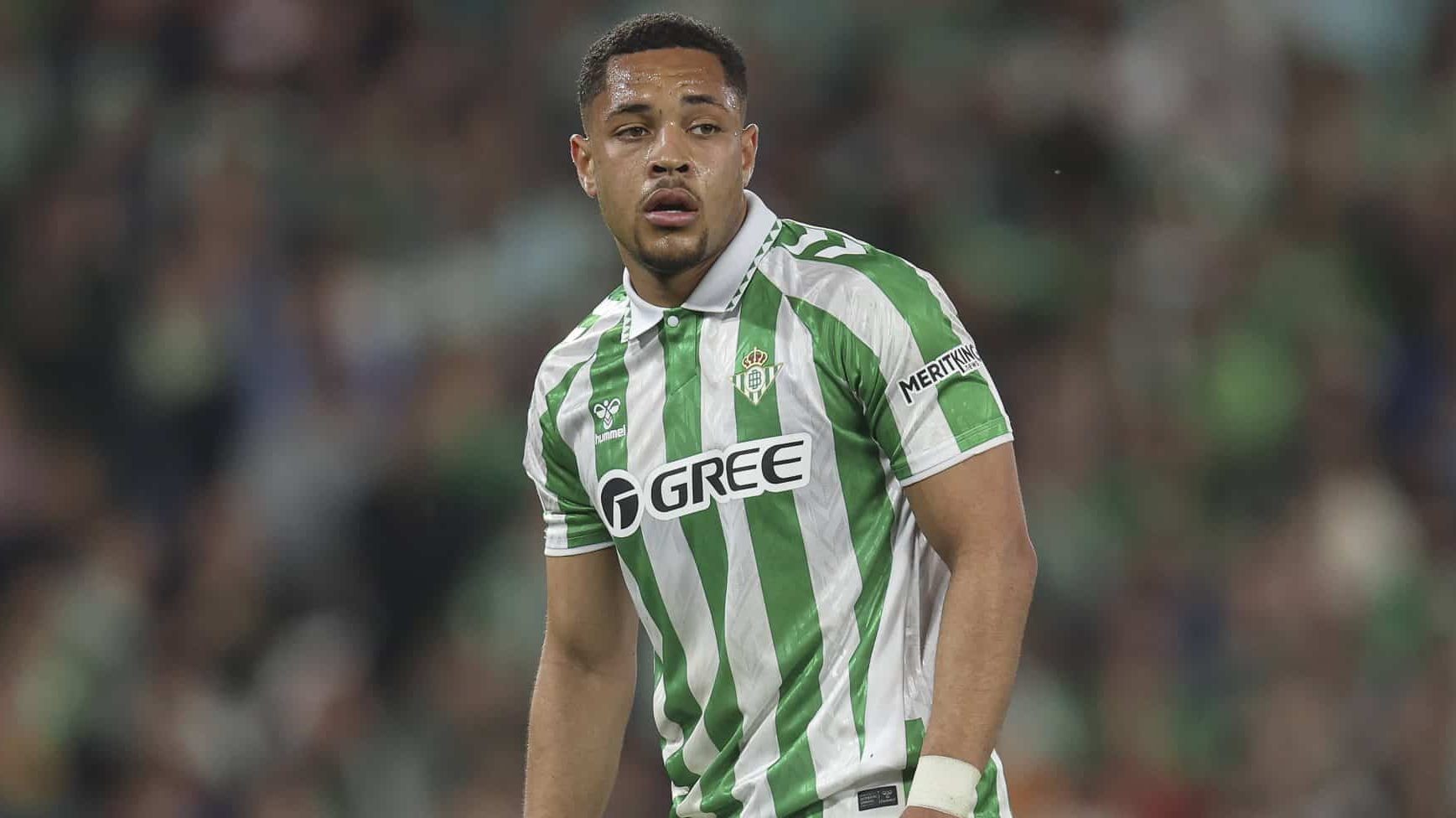 Vitor Roque durante partida do Betis