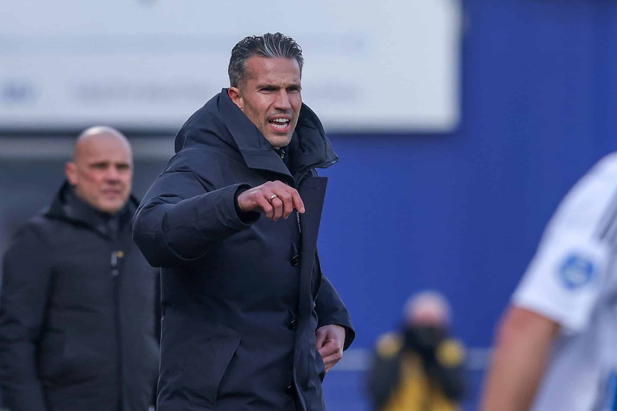 Van Persie durante jogo do Heereveen