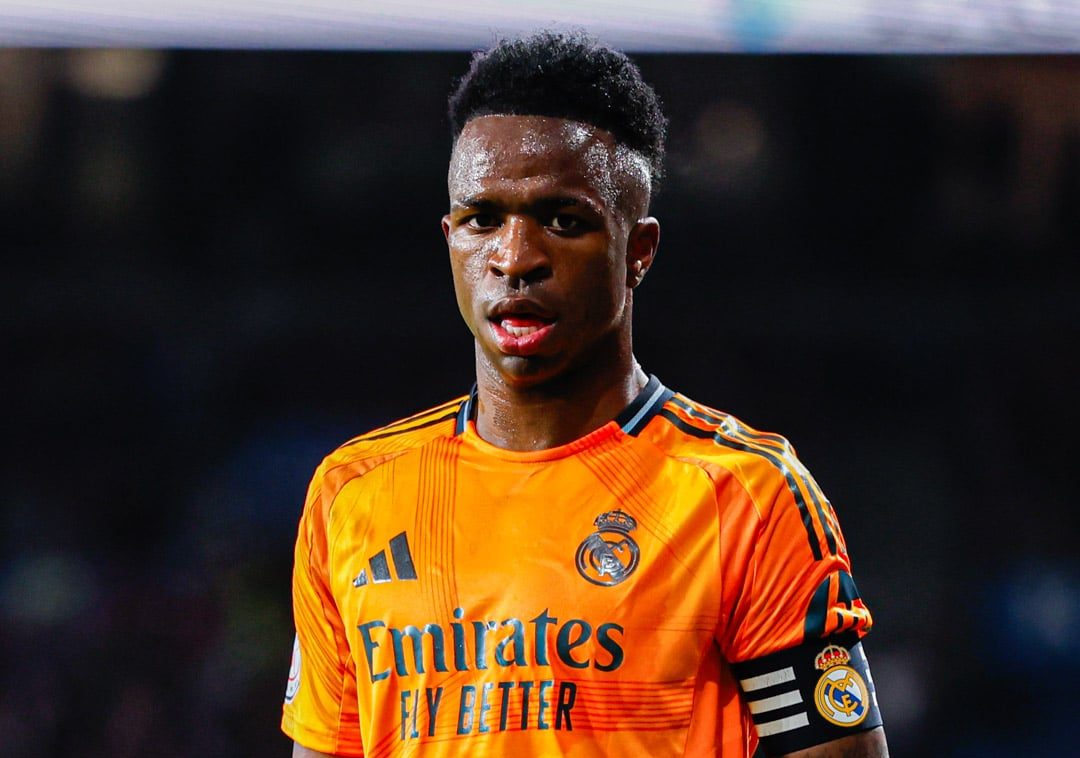 Vini Jr. &eacute; alvo de ofensas racistas em estreia como capit&atilde;o do Real Madrid