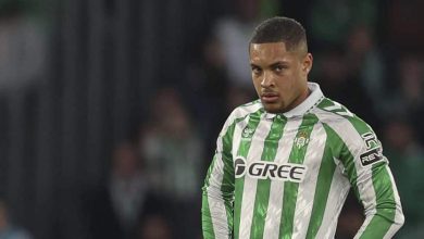 T&eacute;cnico do Betis revela por que Vitor Roque foi para a reserva