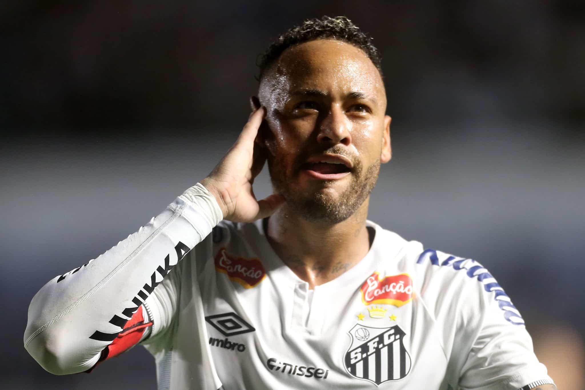 Neymar e Santos conquistam na bola parada (de novo) a vaga na semi do Paulist&atilde;o