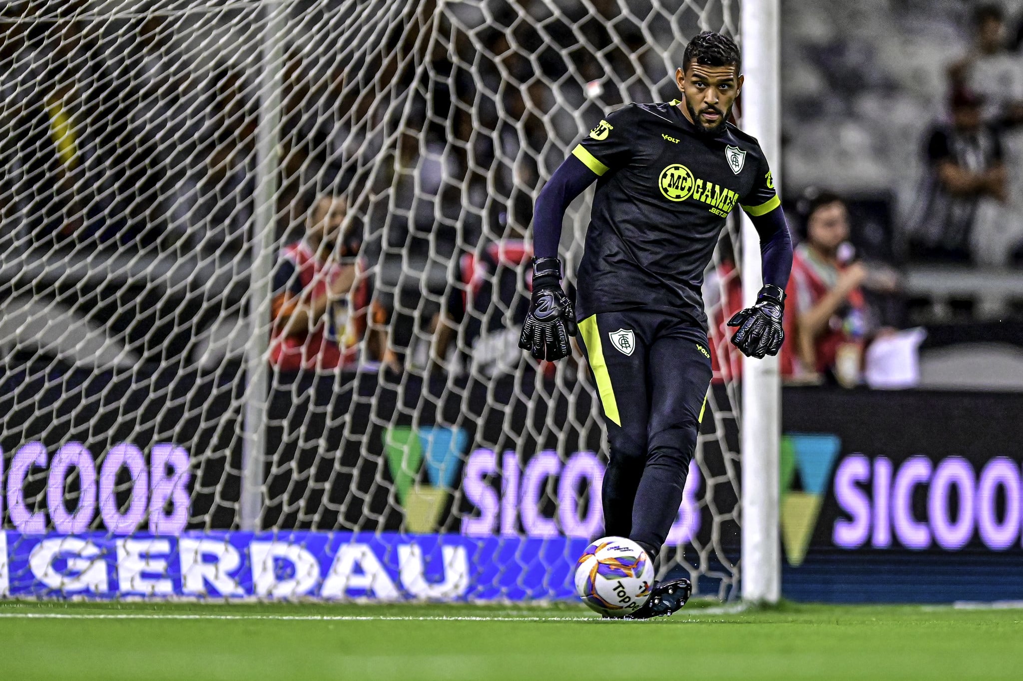 Goleiro Jori, do Am&eacute;rica-MG