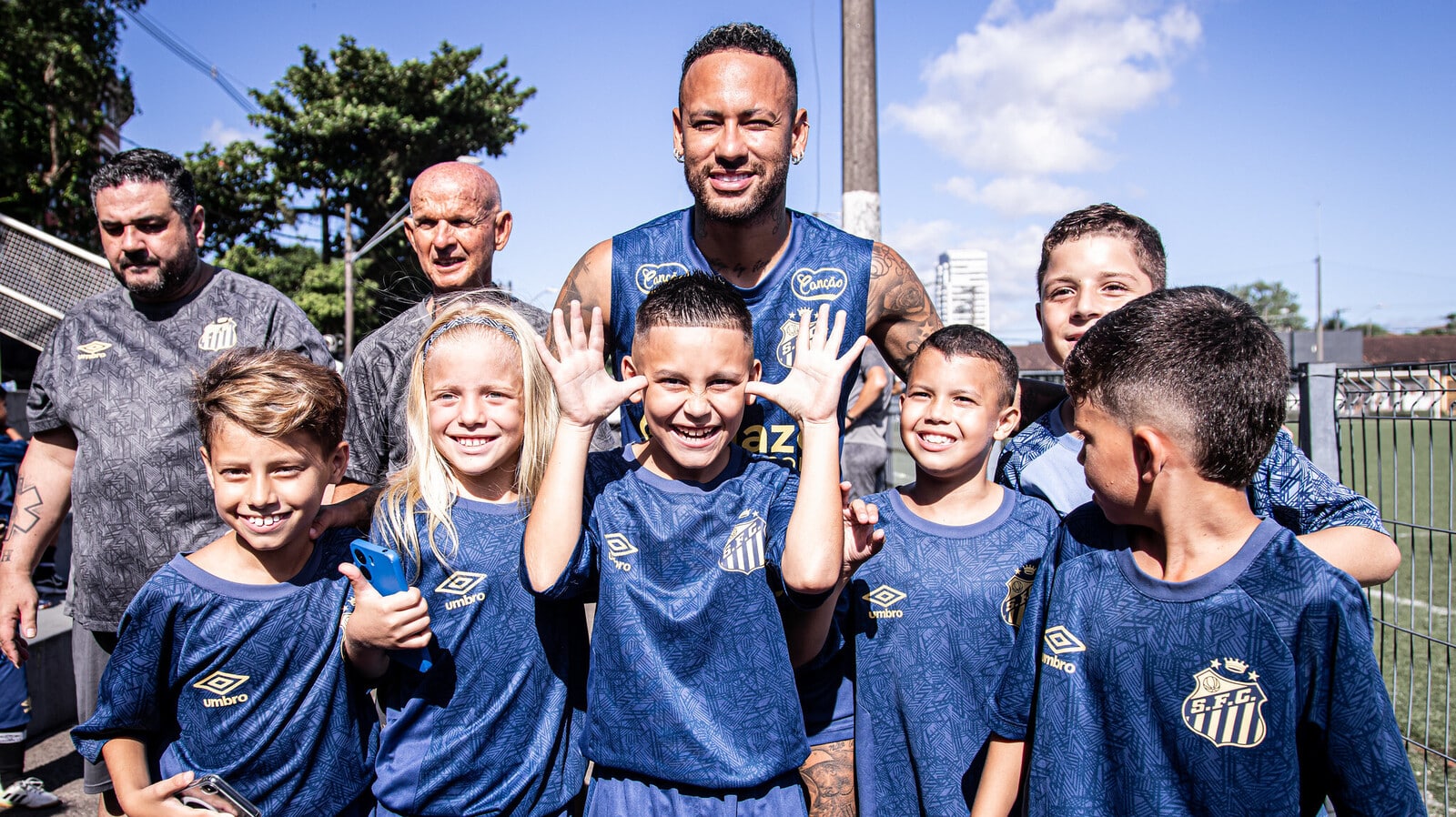 Apesar das melhorias de Neymar pai, Santos estuda CT para base em cidade vizinha