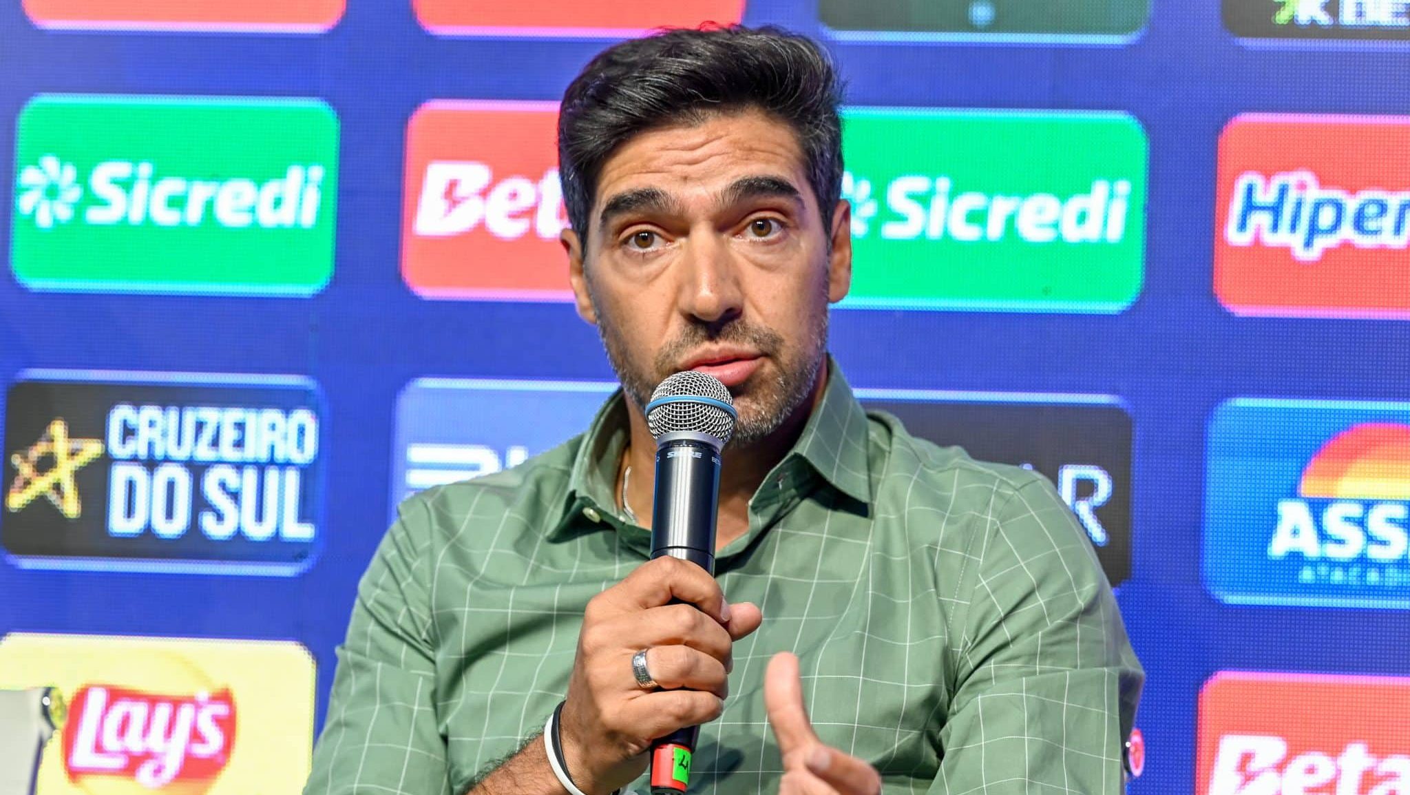 Palmeiras: Em 1&ordf; final contra o Corinthians, Abel testa o que aprendeu com Luana Piovani