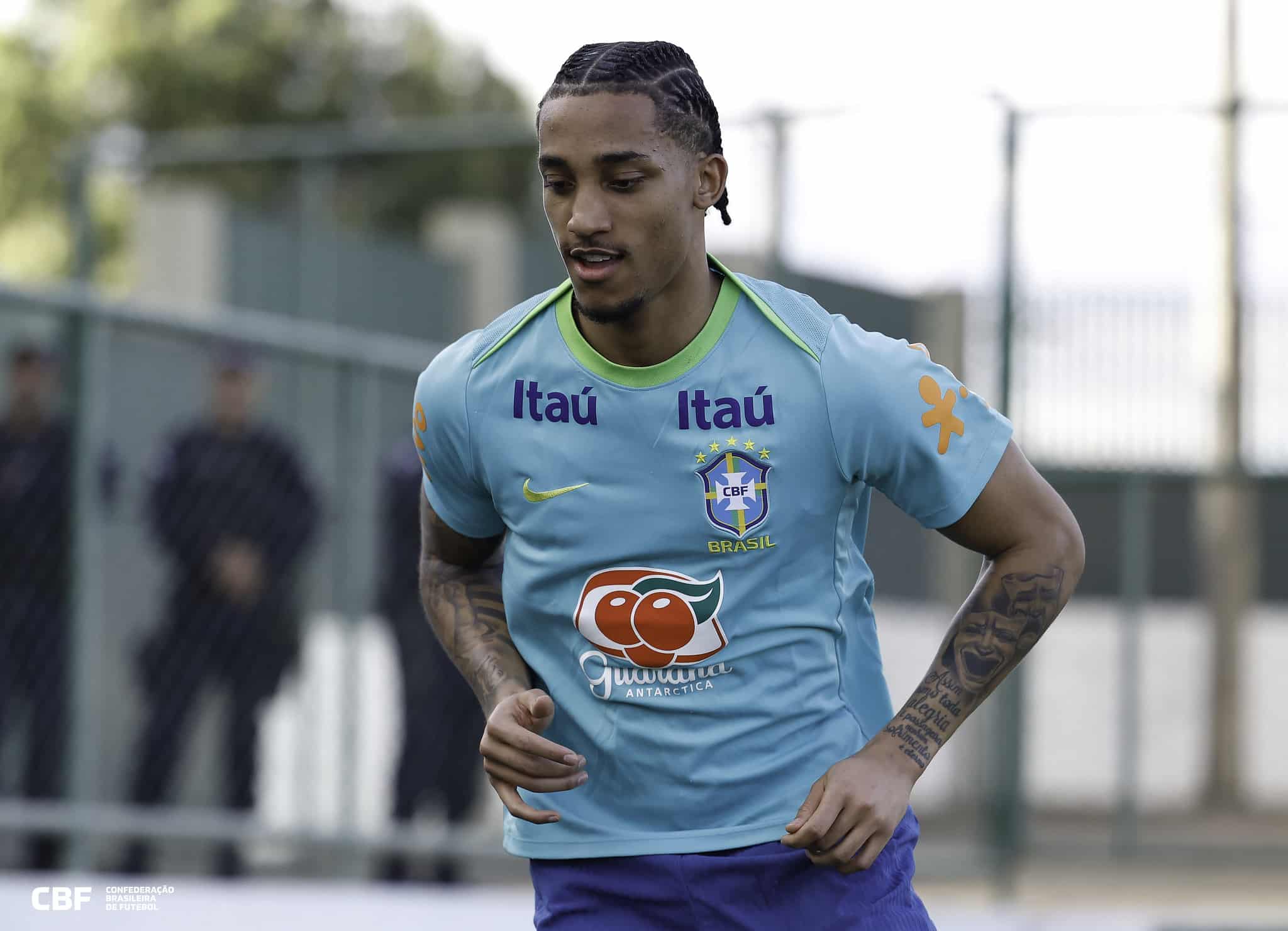 Jo&atilde;o Pedro, em treino da sele&ccedil;&atilde;o brasileira
