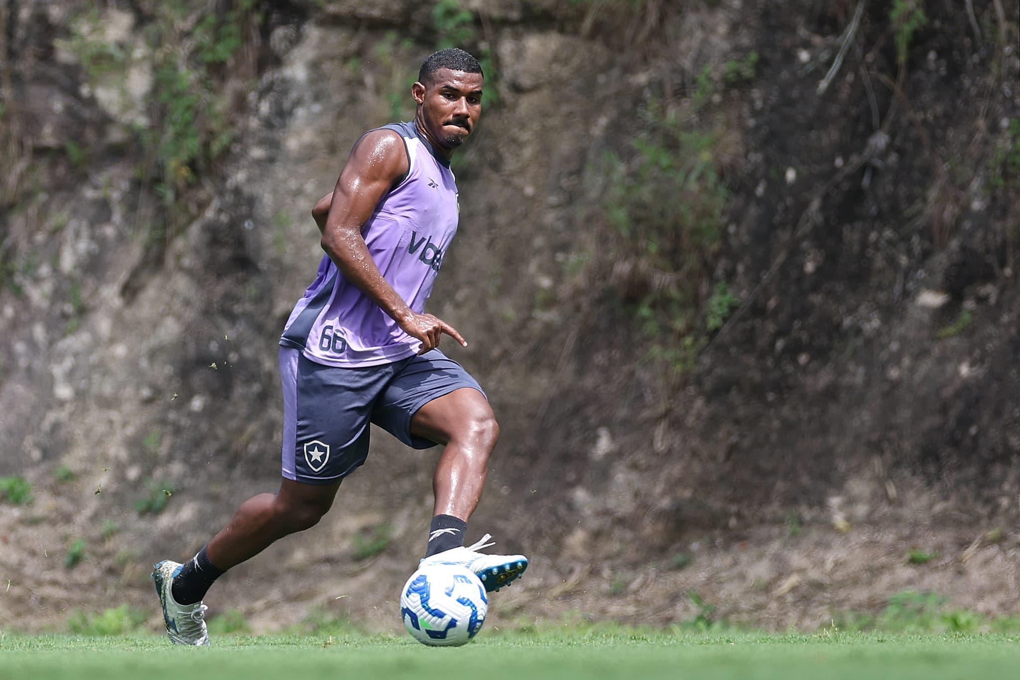 Cuiabano perdeu gordura corporal nos &uacute;ltimos meses de Botafogo (Foto: Vitor Silva/Botafogo)