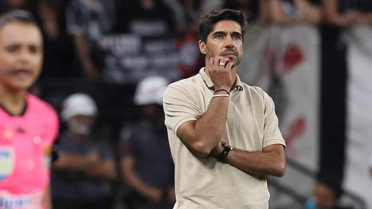 Abel foge de explica&ccedil;&otilde;es e d&aacute; respostas preocupantes e vazias ap&oacute;s vice do Palmeiras
