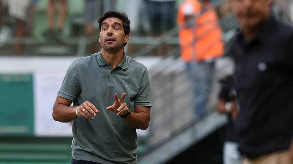 Se Abel v&ecirc; os problemas do Palmeiras com clareza, por que n&atilde;o os soluciona?