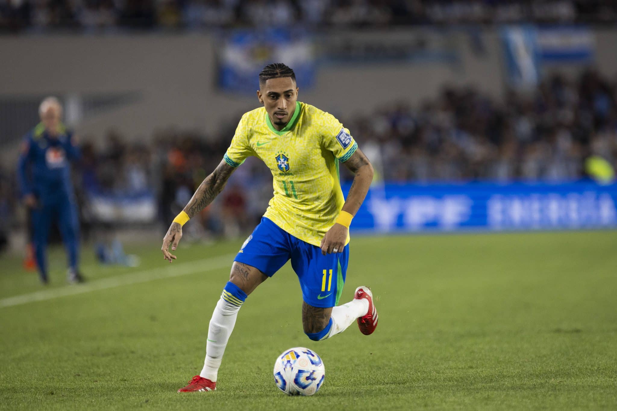 Raphinha &eacute; desfalque certo para duelo decisivo do Barcelona em LaLiga