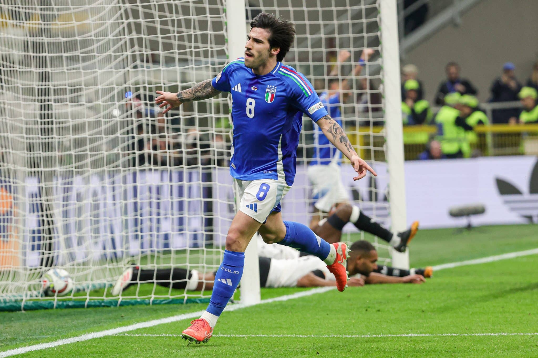 Tonali segue como alvo do Barcelona, mas n&atilde;o pretende deixar a Inglaterra t&atilde;o cedo