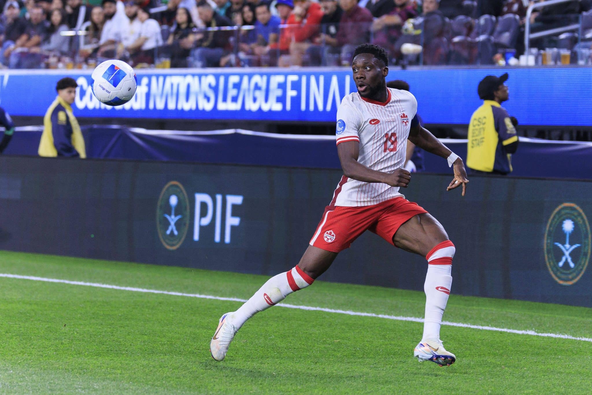 Bayern de Munique irá pedir investigação contra a Canada Soccer por conta de lesão grave sofrida por Alphonso Davies
