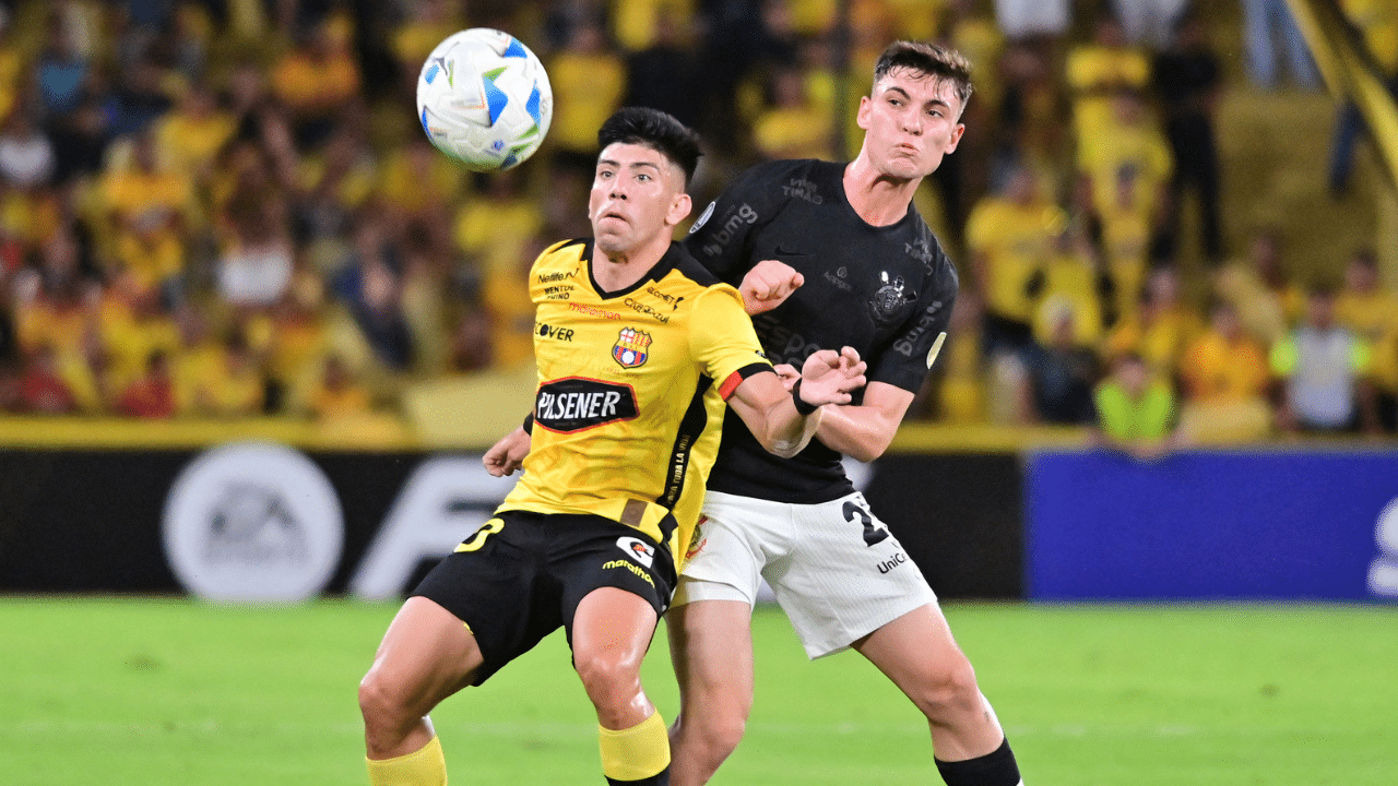 Jogadores dividem em jogo entre Barcelona e Corinthians