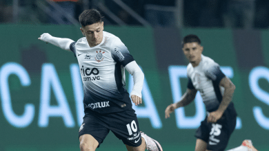 Gramado sint&eacute;tico contribuiu para Corinthians n&atilde;o usar Garro em final