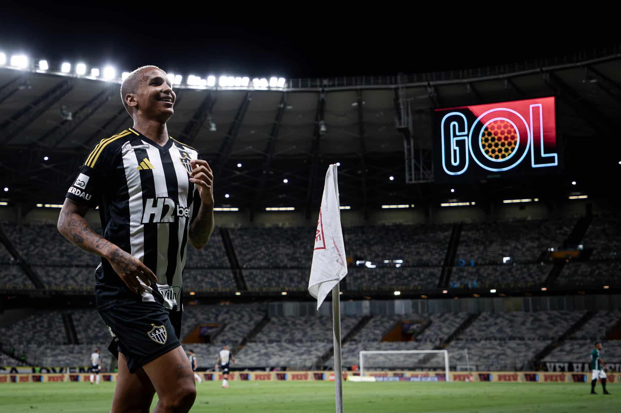Deyverson comemorando gol pelo Atl&eacute;tico-MG