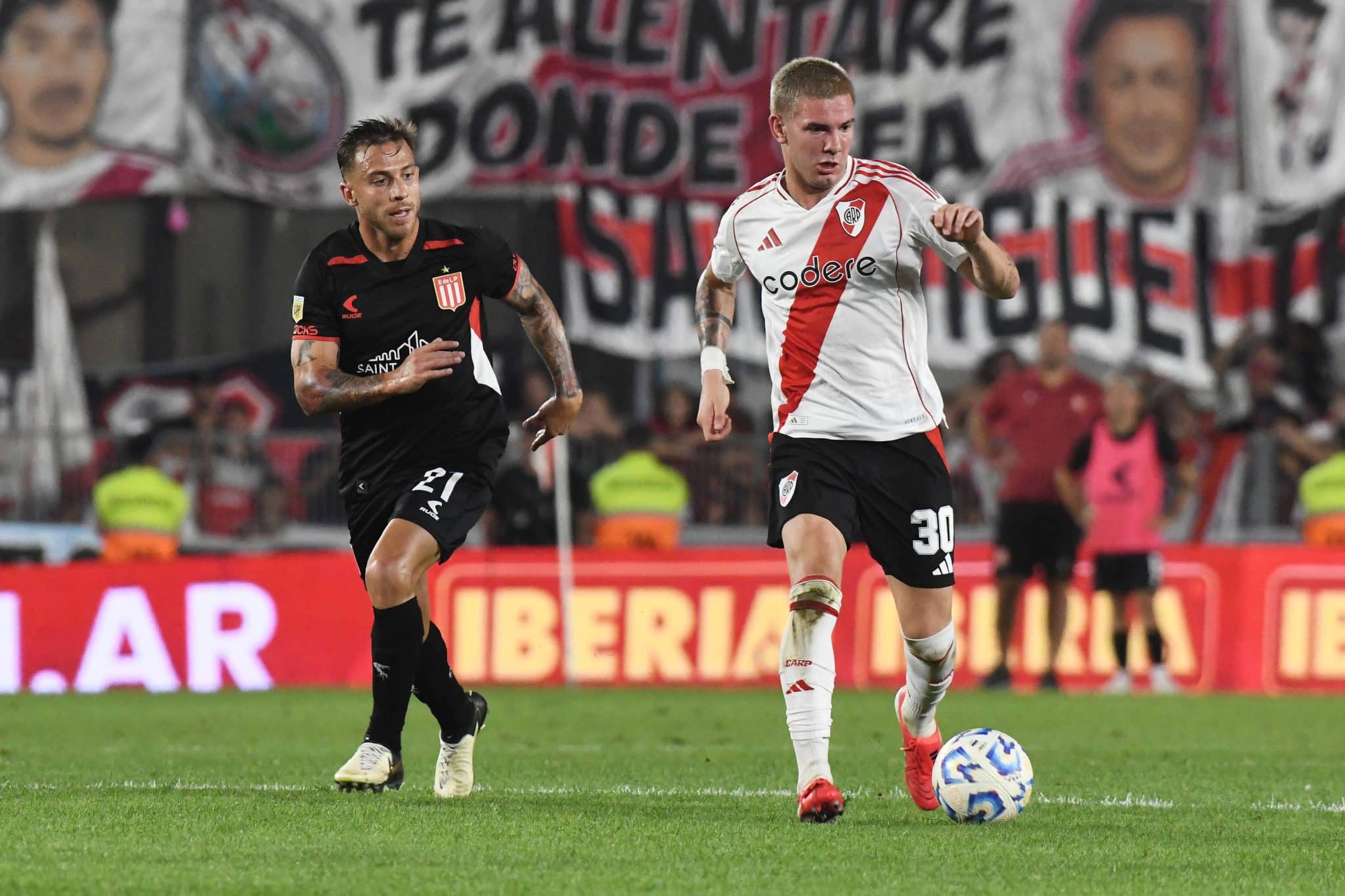 Mastantuono &eacute; um dos pilares ofensivos do River Plate para a disputa da Libertadores 2025