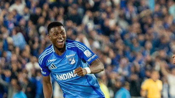 Chelsea envia olheiros para ver ex-alvo do Vasco criar pol&ecirc;mica &agrave; la Depay na Col&ocirc;mbia