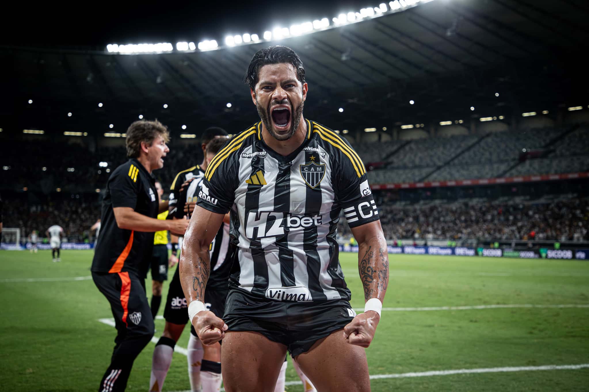 Hulk comemorando gol pelo Atl&eacute;tico-MG