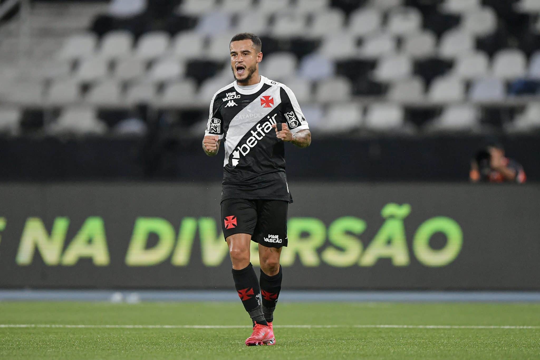 Coutinho celebra gol pelo Vasco