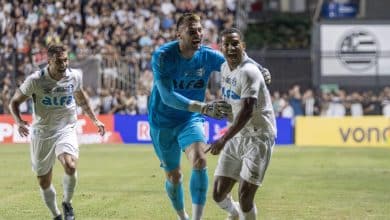 Gr&ecirc;mio escapa nos p&ecirc;naltis (de novo) ap&oacute;s jogo insano e avan&ccedil;a na Copa do Brasil
