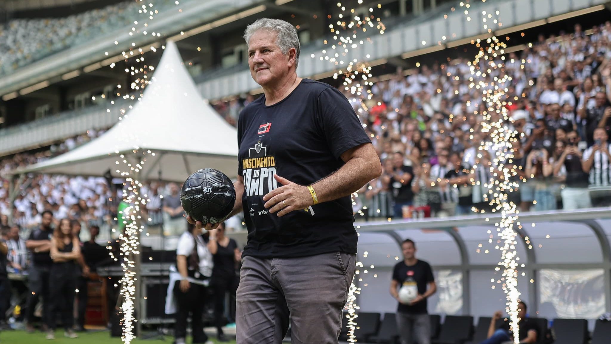 Hulk ou Reinaldo? Hexacampe&atilde;o com Atl&eacute;tico-MG compara time hist&oacute;rico com elenco de 2025