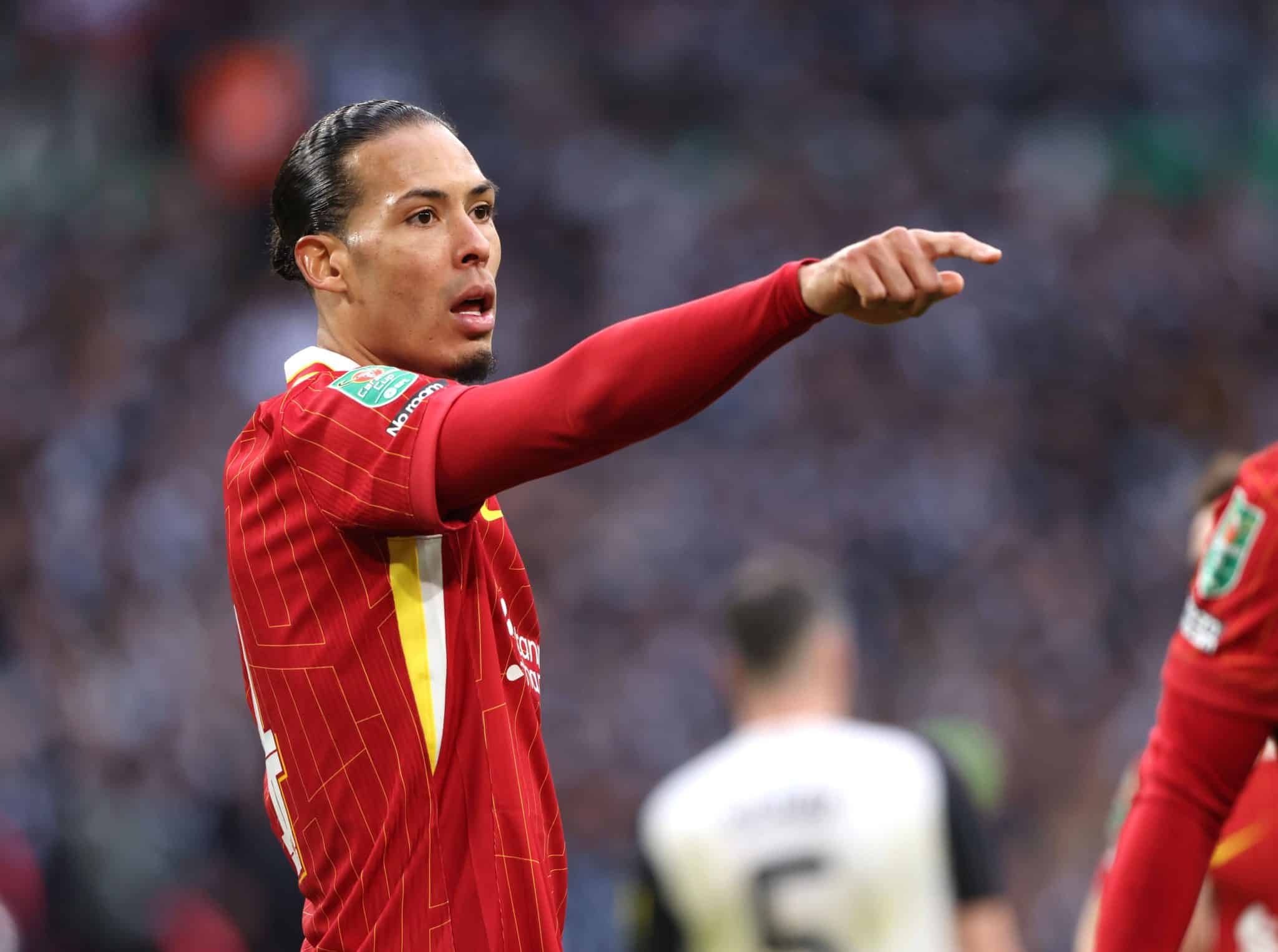 Van Dijk associa derrota do Liverpool na Copa da Liga Inglesa a falta de desempenho da equipe e foca em t&iacute;tulo da Premier League