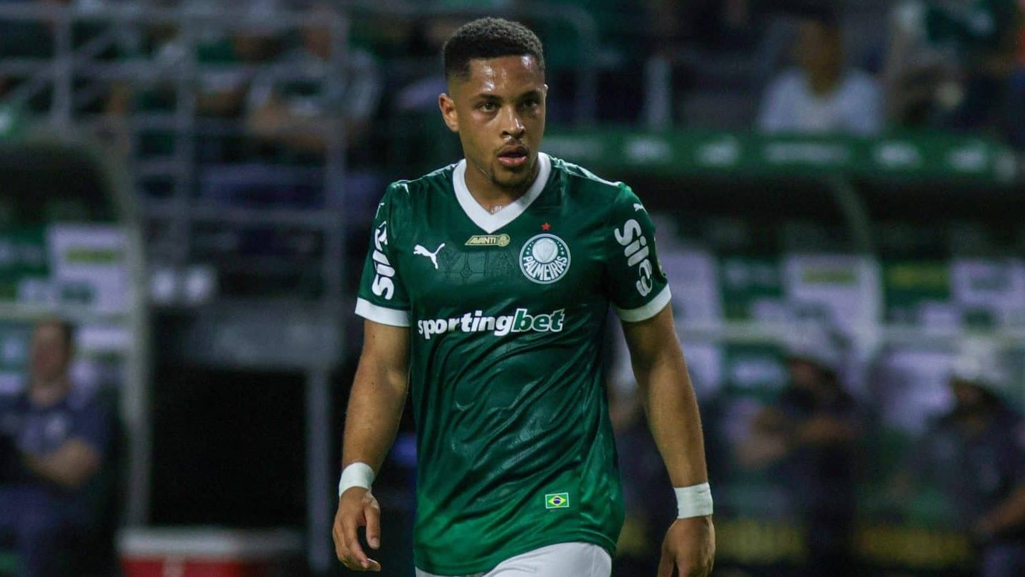 &lsquo;Vitor Roque n&atilde;o consegue se encontrar. Tem muita dificuldade para se fazer notar no Palmeiras&rsquo;