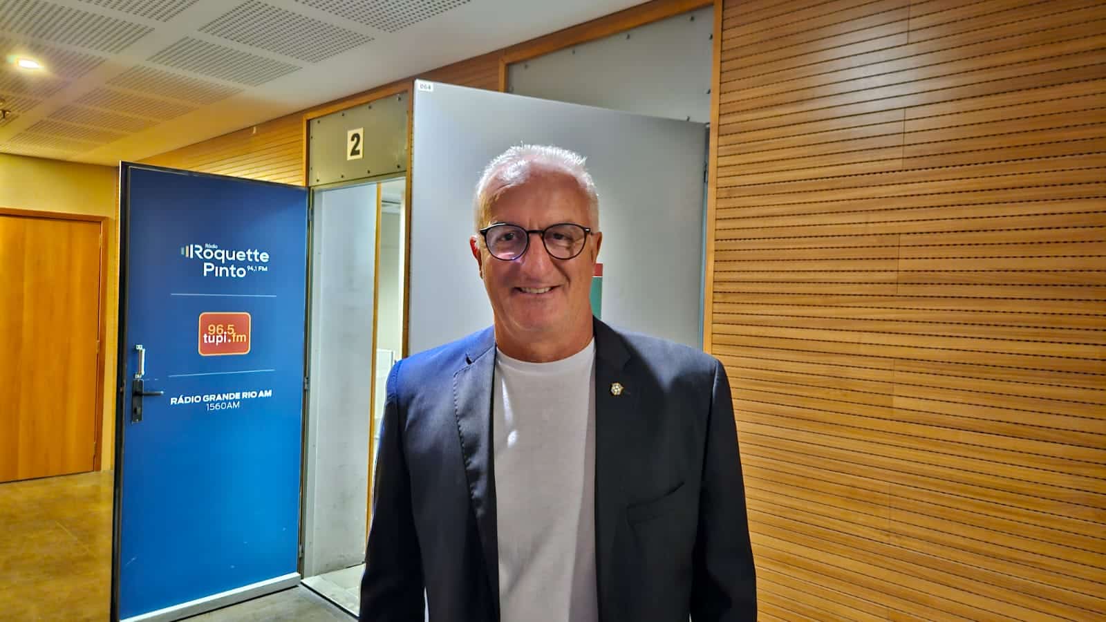 Dorival J&uacute;nior acompanhou o Fla-Flu no Maracan&atilde; (Foto: Gabriel Rodrigues/Trivela)